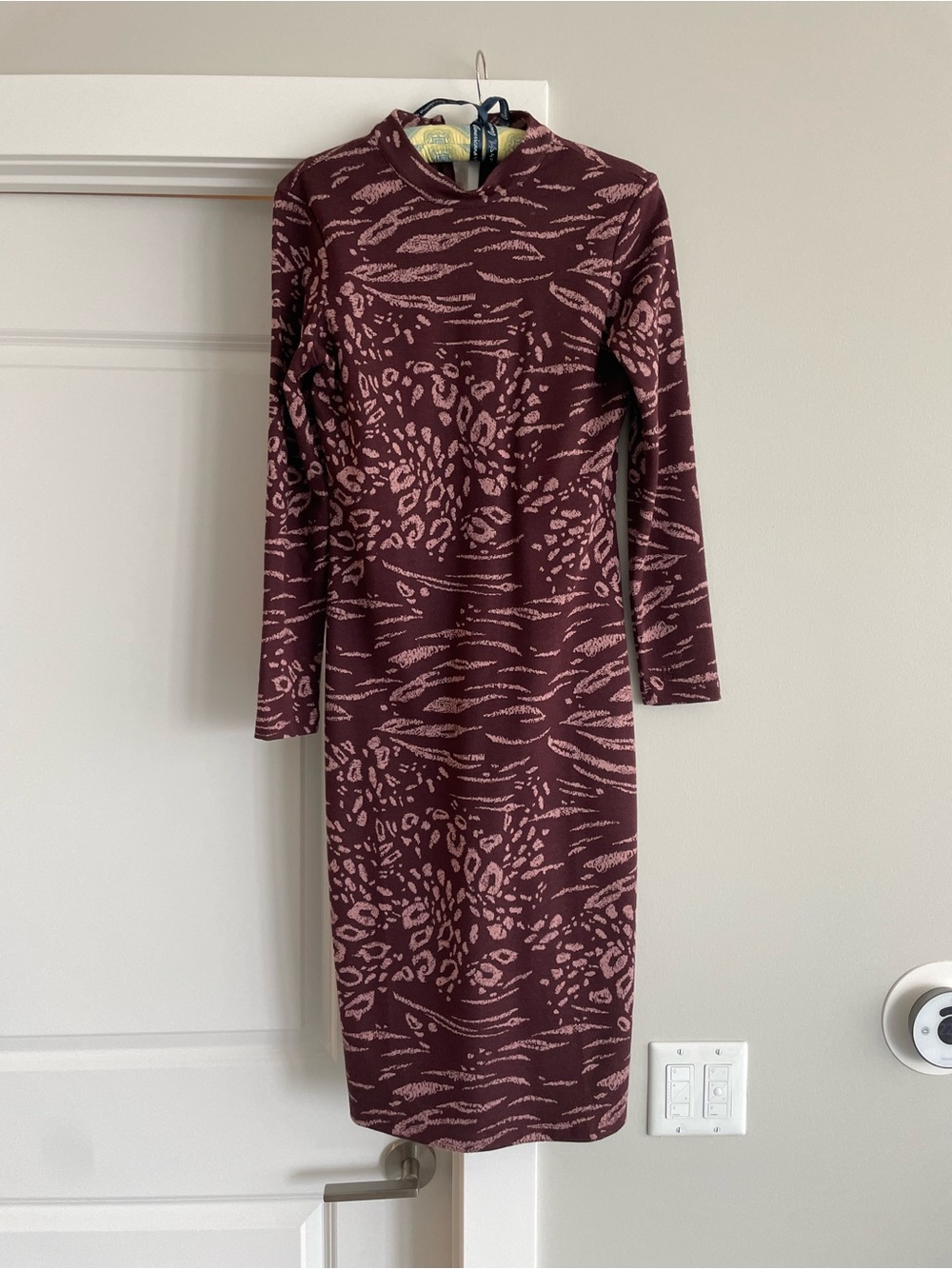 Ted Baker London Women’s Long Sleeve Midi Dress in Burgundy Pattern